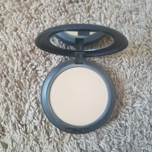 MAC Studio Fix Powder Plus Foundation NC41